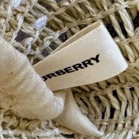 BURBERRY Goddess Tote Bag Raffia Straw Beach NEW - Picture 4 of 6